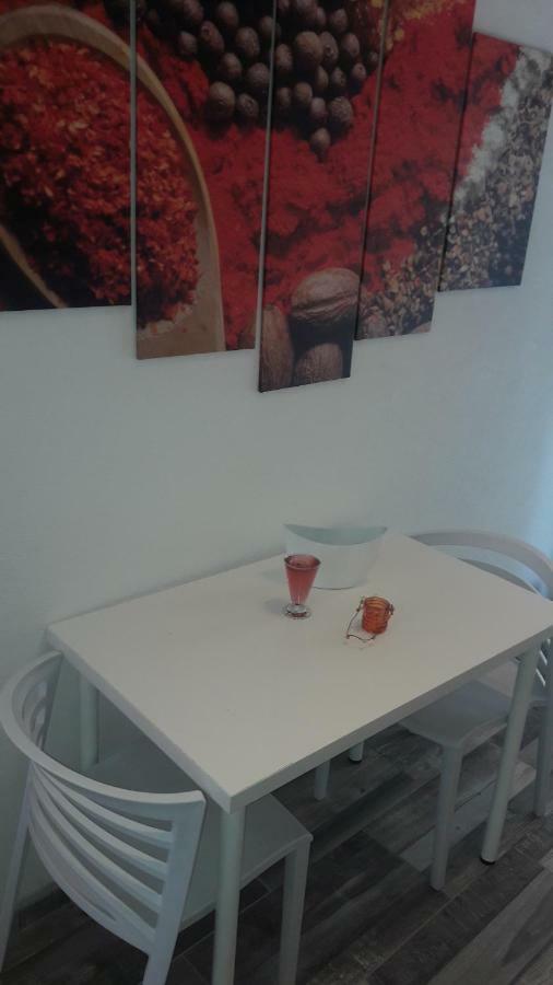 Friends 2 Apartment Peraia  ภายนอก รูปภาพ
